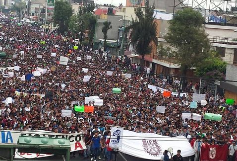 plan_de_estudios_IPN-Zacatenco-ESIA-cambio_IPN-protesta_IPN-marcha_alumnos_IPN_MILIMA20140925_0284_11_0.jpg